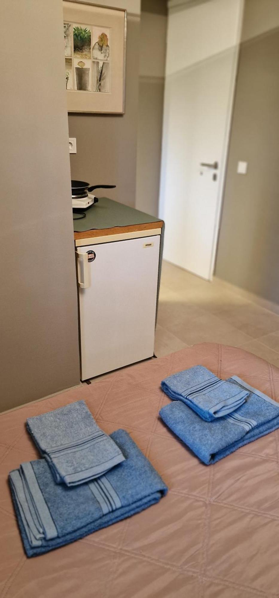 A Cozy Affordable Place At Voula Афины Экстерьер фото