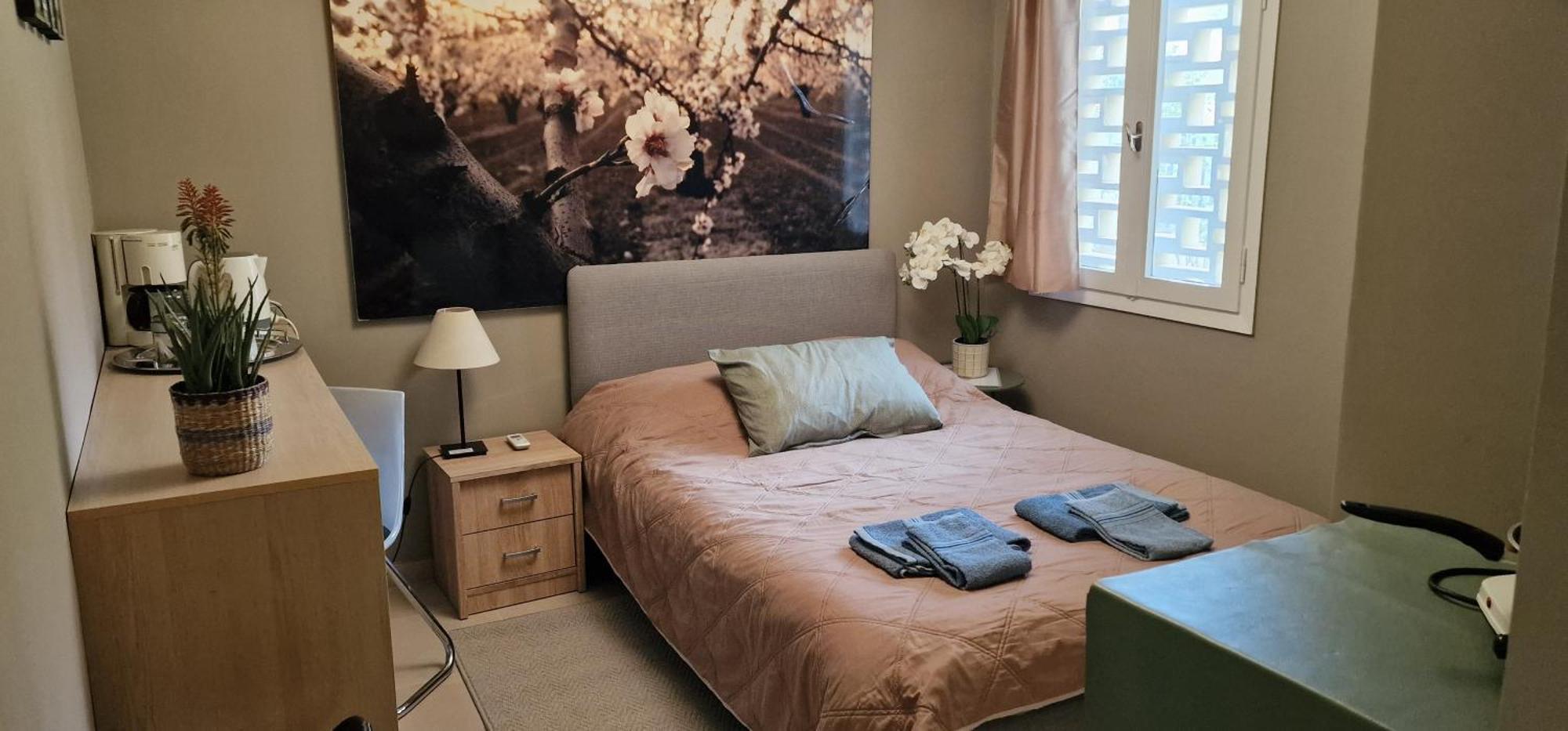 A Cozy Affordable Place At Voula Афины Экстерьер фото